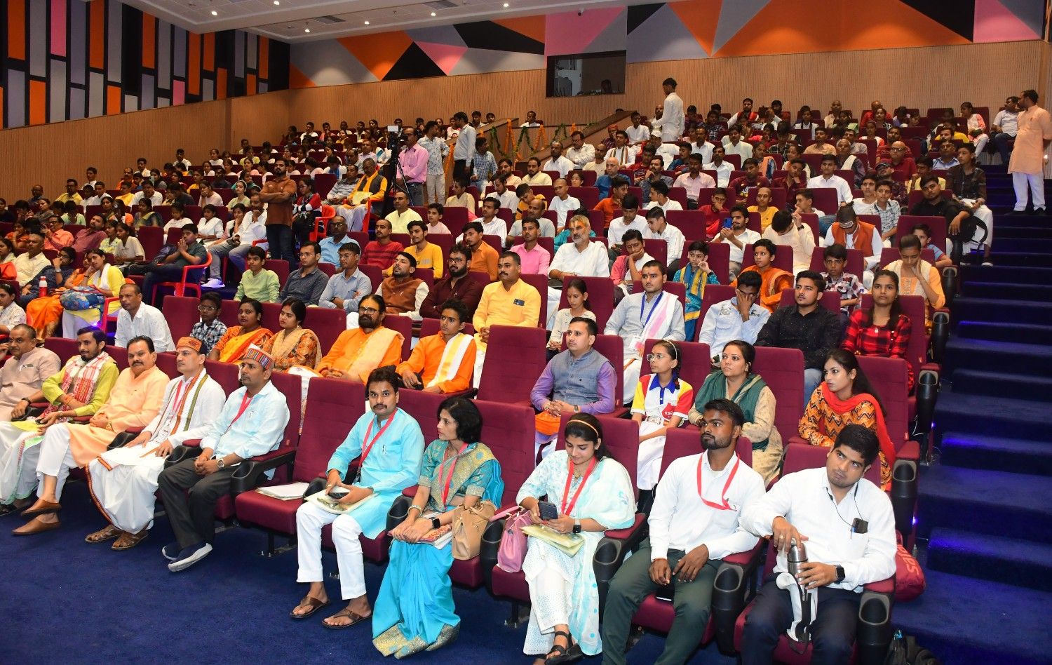 वर्ष 2024 की राज्यस्तरीय प्रतियोगिता में पधारे प्रतिभागी तथा शिक्षकगण